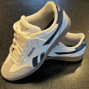Reebok Men's White and Navy Sneakers